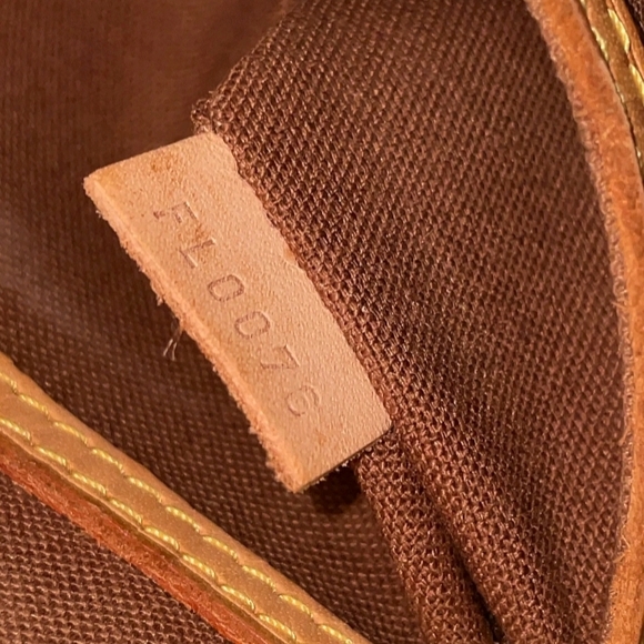 Authentic Louis Vuitton Monogram Alma PM Handbag/Satchel W Dust Bag - Picture 5 of 16